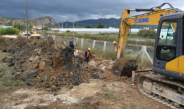 Serik’in 3 mahallesinde içme suyu hatlarını yeniliyor