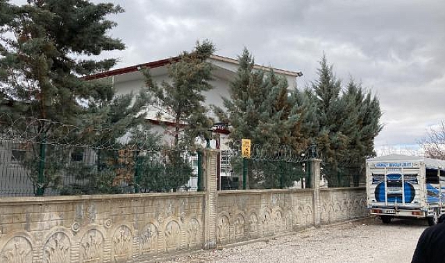 Sevgilisinin bahçe kapısında ölü bulunan Ayşenur için 'intihar' iddiası