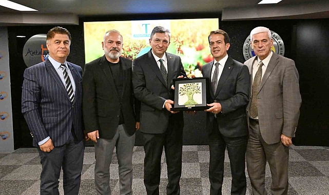 Vali Şahin: &quot;Çocuklarımıza tarımın itibarlı iş olduğunu anlatmalıyız&quot;