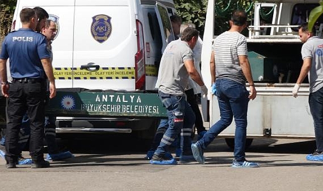 25 yıllık eşini 'aldattığı için öldürdüm' dedi, kızı yalanladı