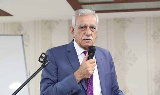 Ahmet Türk, adaylıktan ve aktif siyasetten çekildiğini açıkladı