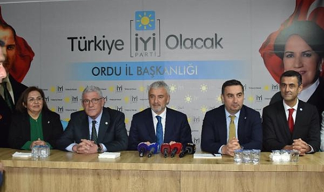 AK Parti'den istifa etti İYİ Parti'den Büyükşehir Belediye Başkan adayı oldu