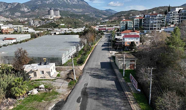 Alanya'nın doğu mahallelerinde asfalt yapımı devam ediyor