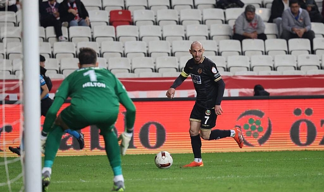 Alanyasporlu Efecan Karaca ligde golle tanışamadı