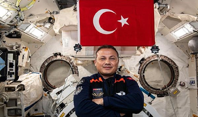Alper Gezeravcı'dan Türk bayraklı paylaşım