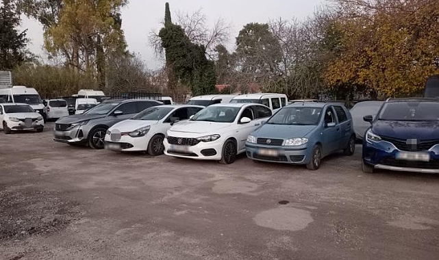 Antalya'da korsan taşımacılık yapan 28 otomobil tarafikten men edildi
