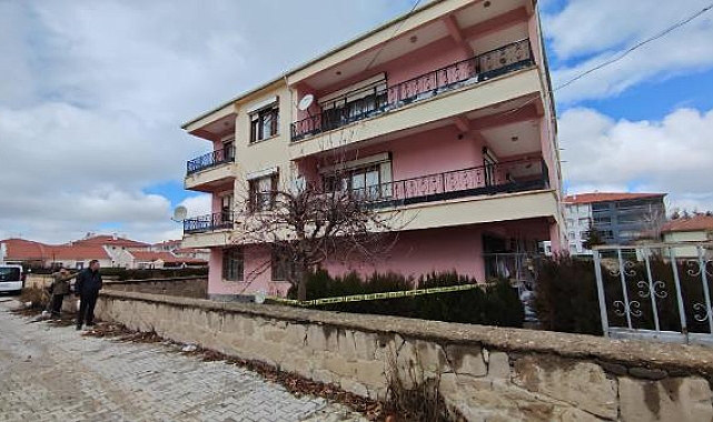 Anten tamir ederken 2'nci katın balkonundan düşme anı kamerada
