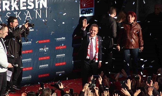 Başkan Böcek'e, miting gibi karşılama