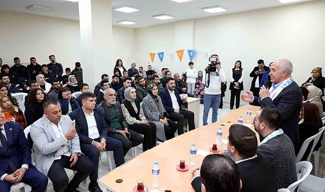 Başkan Gültak, gençlerle bir araya geldi