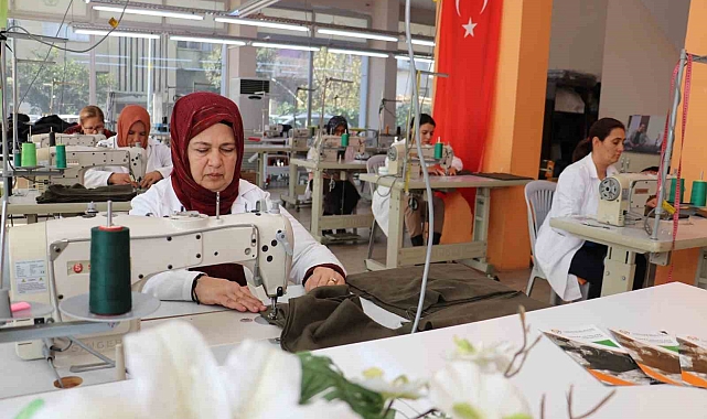 Belediye personelinin iş kıyafeti TORTEK'te üretiliyor