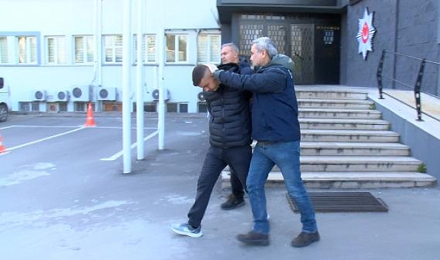 Bıçakladığı çalışanı otomobil ile taşıdı; kaza yapınca yakalandı
