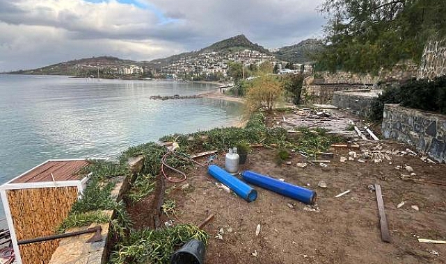 Bodrum'da halk plajı yapılacak sahili işgal eden yapılar kaldırıldı