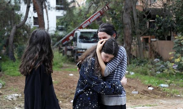 Boşanma aşamasındaki eşi evi sattı; ikizleriyle sokakta kaldı