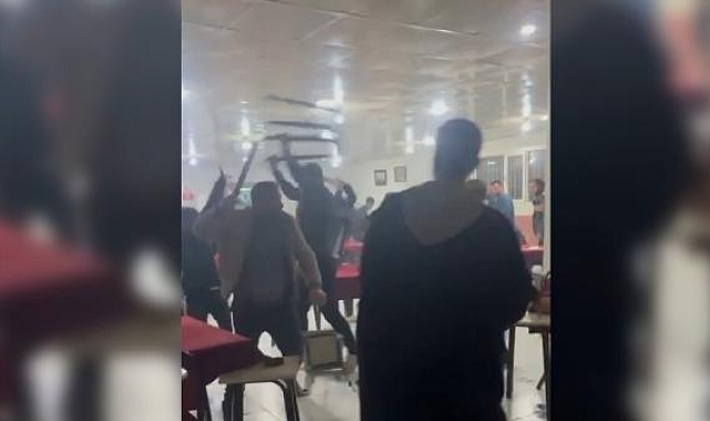 Çay ocağında kavga; taraflar birbirlerine masa ve ıstakalarla saldırdı