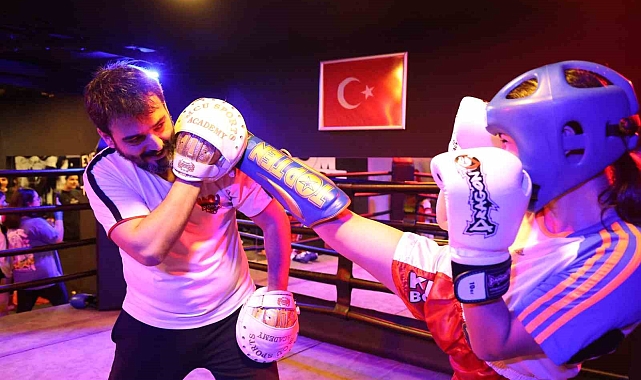 Depremin psikolojisini boks ringinde atlatan gençler, şampiyonluk için ter döküyor