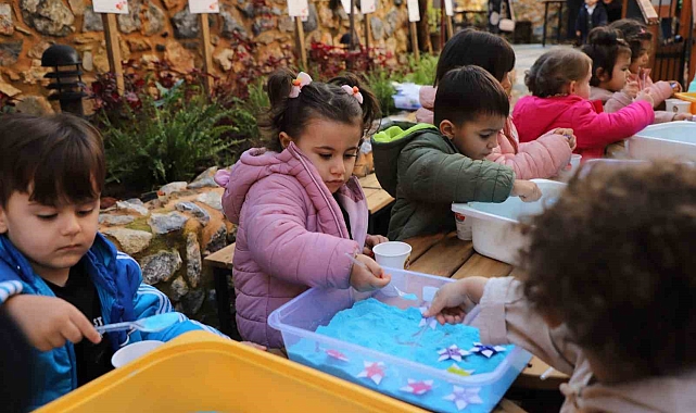 Ebeveyn Çocuk Atölyesi ve Çocuk Kütüphanesi'nde renkli etkinlikler sürüyor