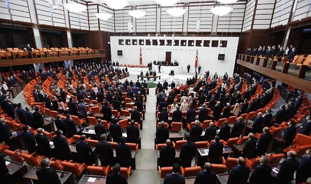 En düşük emekli aylığını 10 bin liraya çıkaran madde, Meclis'te kabul edildi