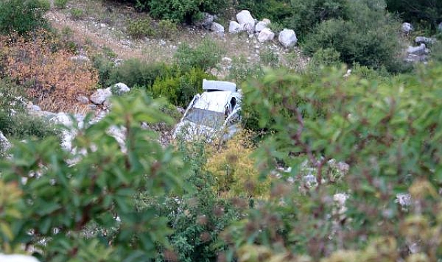 Eşiyle tartışıp, boş otomobili uçuruma itti