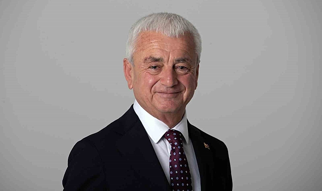 "Finike'yi yeni umutlarla geleceğe taşımak için yeniden görev bekliyoruz"