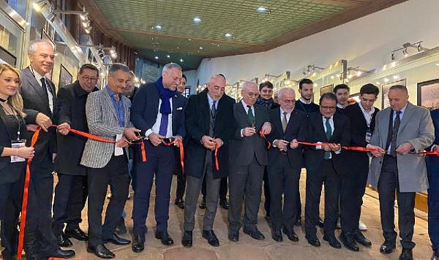 'Gençlerin gözünden ışık, renk, doku ve İstanbul' sergisi sanatseverlerle buluştu 