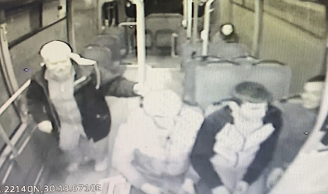 Halk otobüsünde oyuncak tabancayla tehdit karakolluk etti