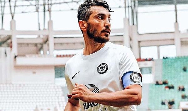 Hem futbolu bıraktı hem de hisselerini devretti