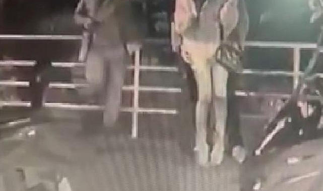 iki kişinin cep telefonunu çalan şüpheli güvenlik kamerasına yakalandı 
