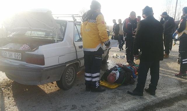 Isparta’da 3 araçlı zincirleme kaza: 4 yaralı