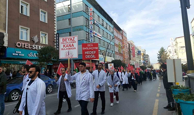 Isparta&#039;da sağlık çalışanlarından Filistin için sessiz yürüyüş