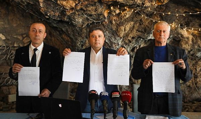 İYİ Parti Antalya yönetiminde 6 istifa