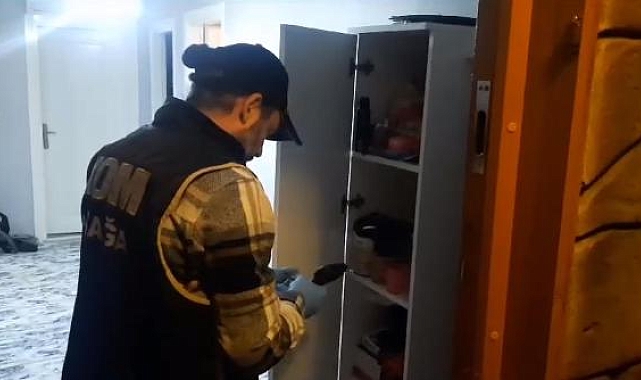 İzmir merkezli 3 ilde 'naylon fatura' operasyonda gözaltına alınan 17 şüpheli serbest