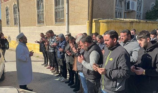 Kayıp olarak aranırken cinayete kurban gittiği ortaya çıkan motokurye toprağa verildi