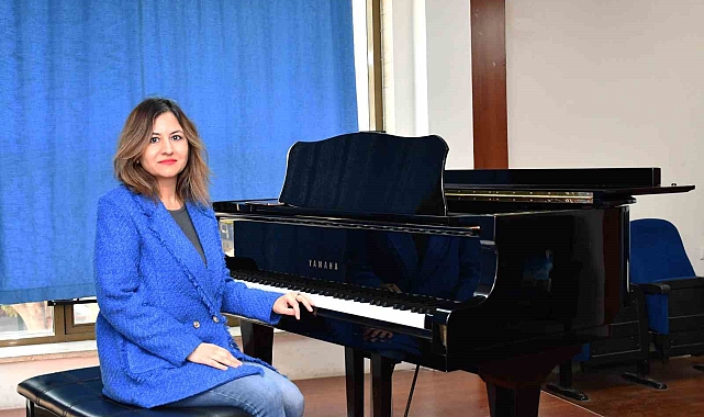 Mersin Üniversitesi'nden şehre armağan: Mersin Marşı