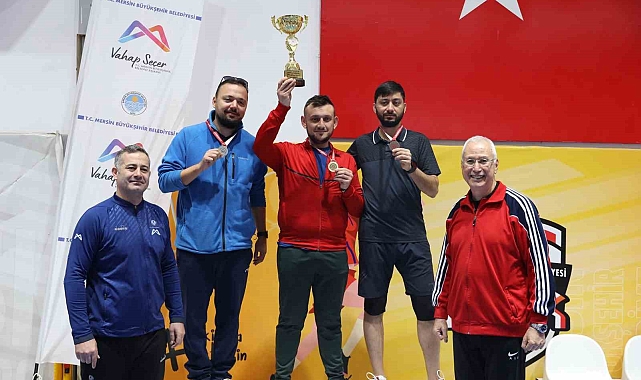 Mersin'de '3. Veteranlar Masa Tenisi Turnuvası' düzenlendi