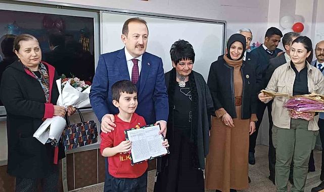 Mersin'de 435 bin öğrenci karne aldı