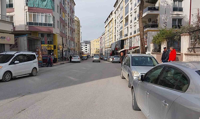 Mut'ta caddedeki tek yön ve süresiz park yasağının kaldırılması istenildi