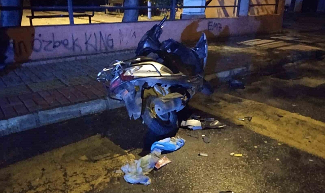 Park halindeki motosiklet satırla parçalandı