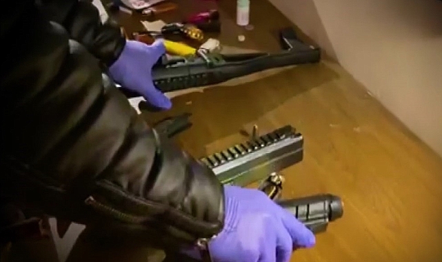 Polisten, şüphelilere kaldıkları otelde operasyon