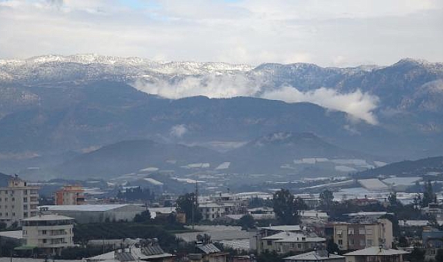 Toroslar beyaza büründü, üreticiye don uyarısı yapıldı
