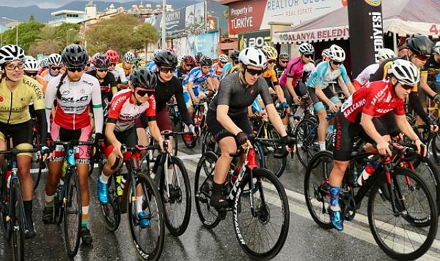 Türkiye Bisiklet Kupası 1. Etap Puanlı Yol Yarışı Alanya'da başladı
