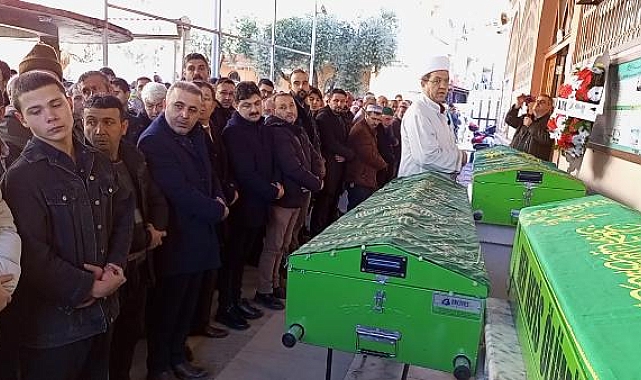 Viyadük temeline uçan otomobilde ölen 3 arkadaş, toprağa verildi
