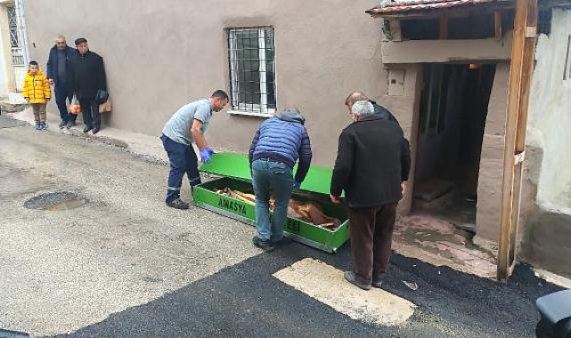 Yalnız yaşadığı evinde ölü bulundu