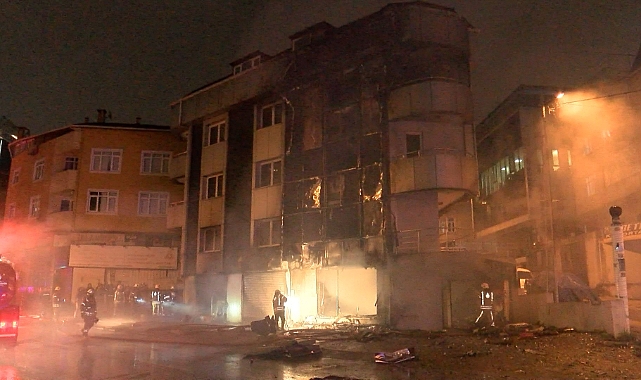 4 katlı iş merkezi alev alev yandı