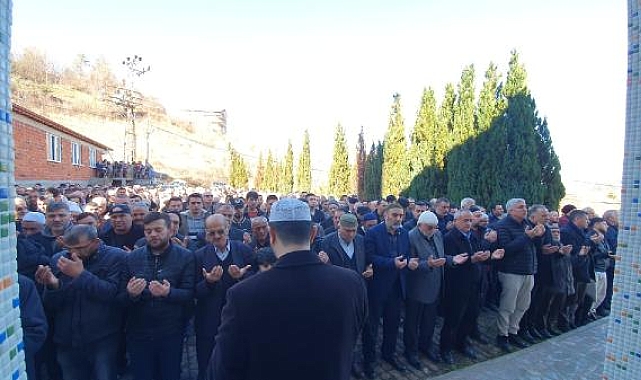 4 kişinin öldüğü kazada, 2 arkadaş Bartın'da toprağa verildi
