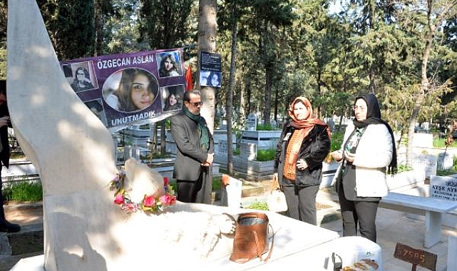 9 yıl önce öldürülen Özgecan Aslan, mezarı başında anıldı