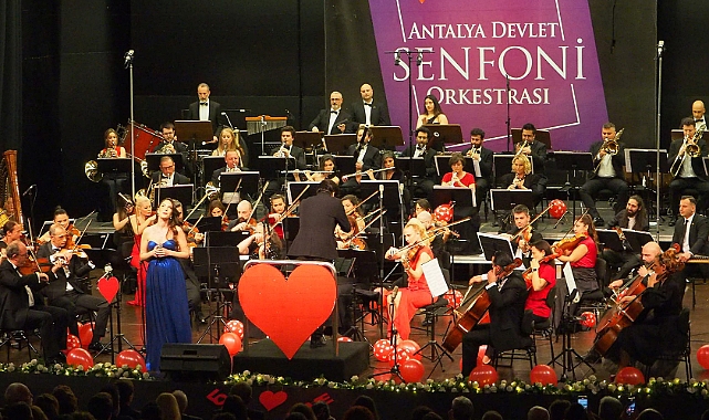 AKM'de nostaljik şarkılar