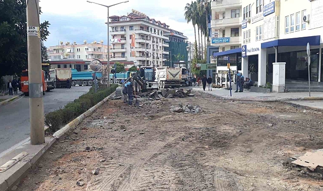 Alanya'da Başkent Kavşağı ile Yunus Emre Caddesi arası yenileniyor