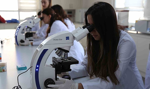 ALKÜ'de sağlık öğrencilerine fırsat eğitimi