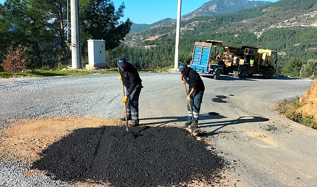 Antalya Büyükşehir ekiplerinden Alanya kırsalında yoğun mesai