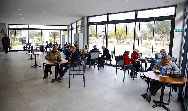Antalya'da Emeklilerin vazgeçilmezi 'Emekliler Kahvesi'